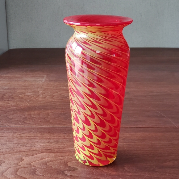 Art Glass Vase-Red and Yellow Flower Vase-Swirled Optic Pulled Feather - Picture 2 of 7